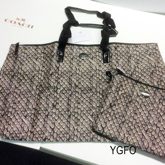 Coach Handbags - NWOT COACH TOTE XL WEEKENDER TRAVEL BAG NYLON 2 PC  Reptile SHOULDER PACKABLE